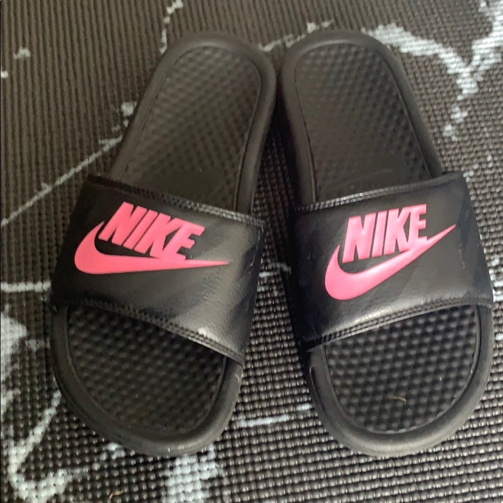 Women’s Nike slides